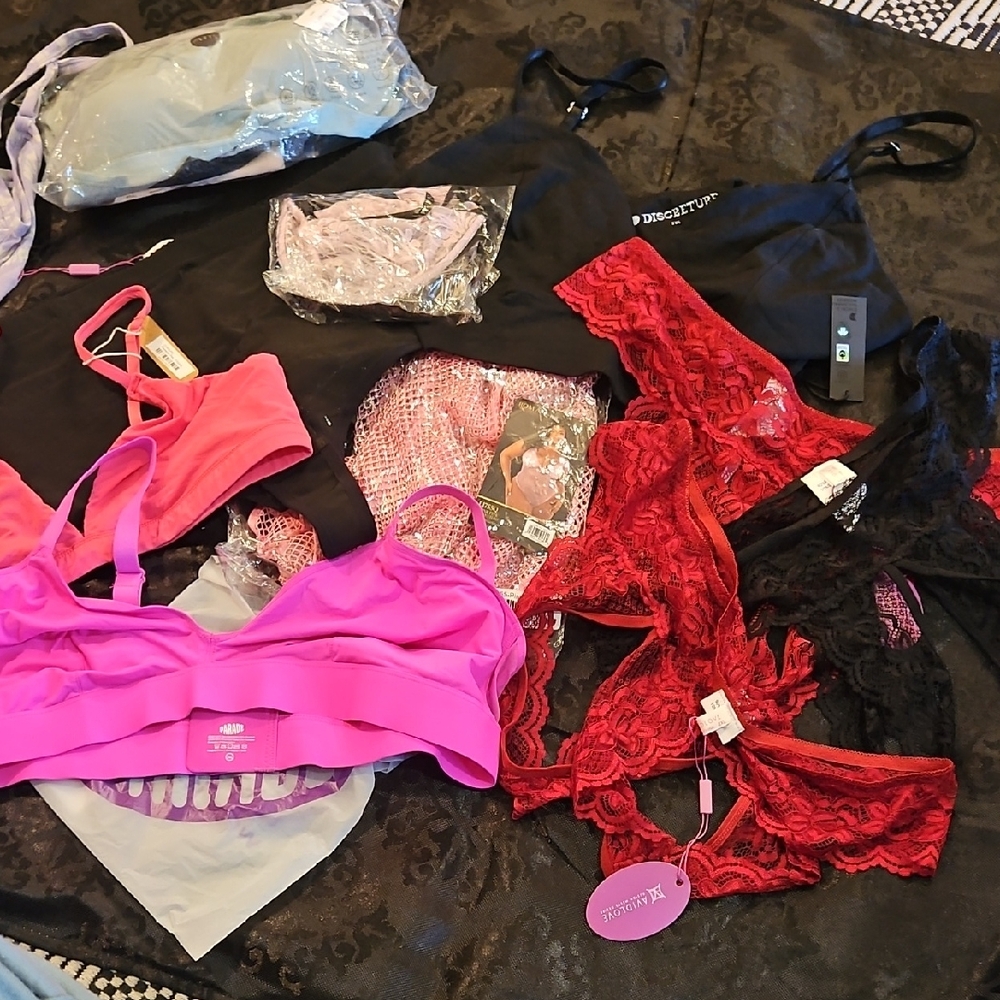 Discreet Vibrant Pink and Red Lace Bra Collection